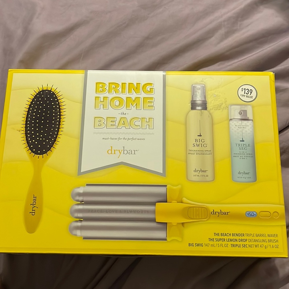 Brand New in Box, Comes with Everything In Pictures.